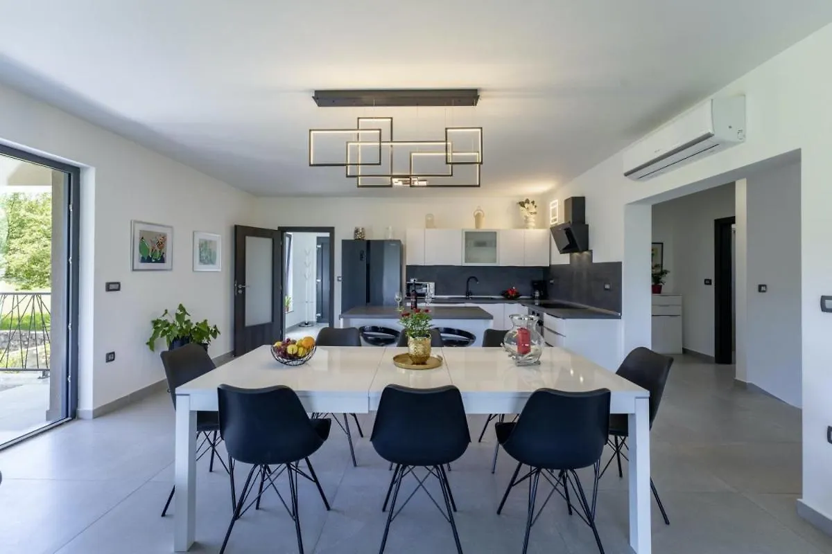Villa Milena In Blaskovici - Haus Fuer 8 Personen Polje Cepic