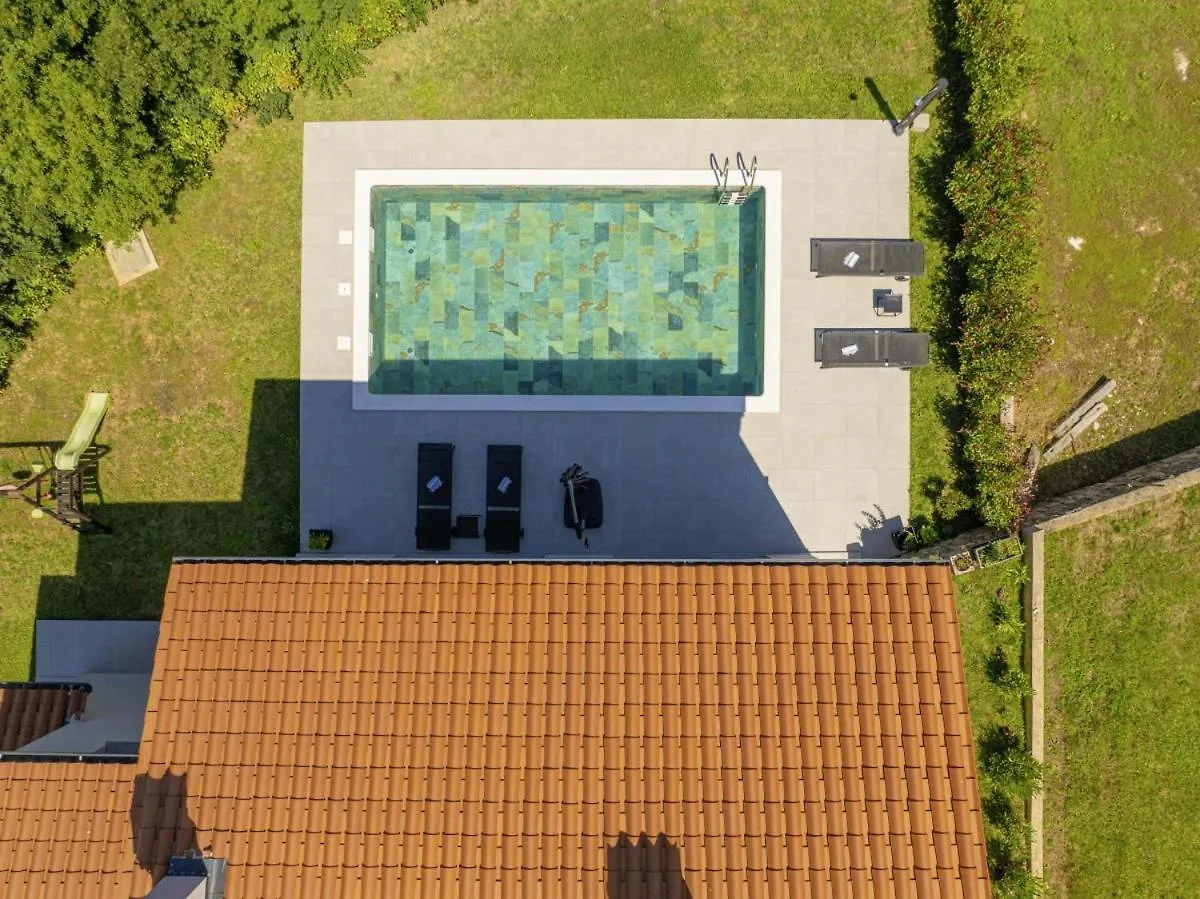 Villa Milena In Blaskovici - Haus Fuer 8 Personen Polje Cepic